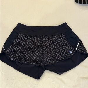 Athleta 3” Mid Rise Run Short